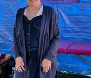 Debbie, owner of Peaceful Vibes