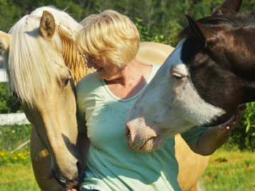 Lynn with her horses Izzy and Boo